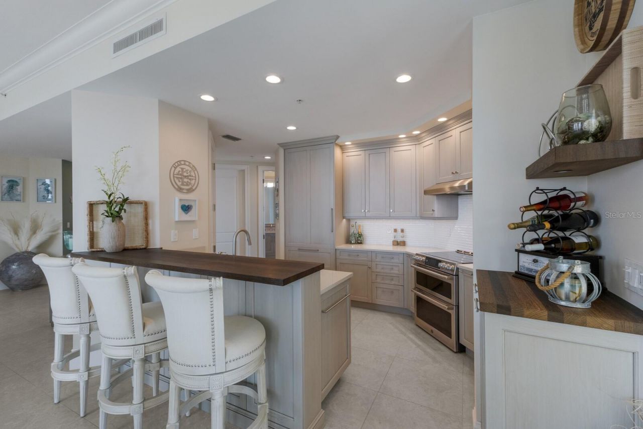 130 Riviera Dunes Way, Unit 601, Palmetto, FL 34221 Photo