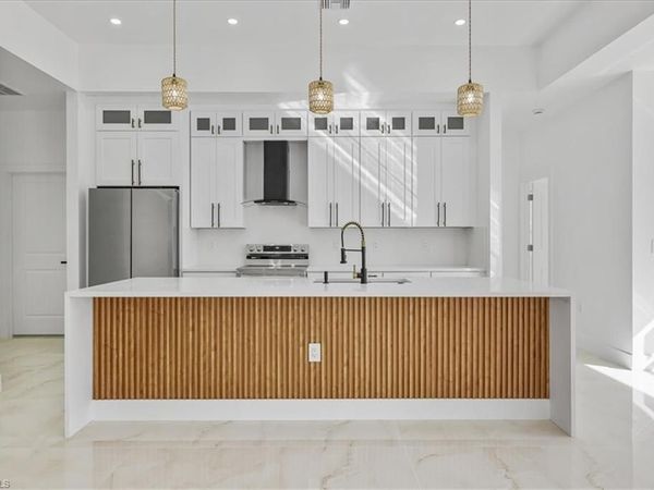 2400 Conroy AVE N, LEHIGH ACRES, FL 33971