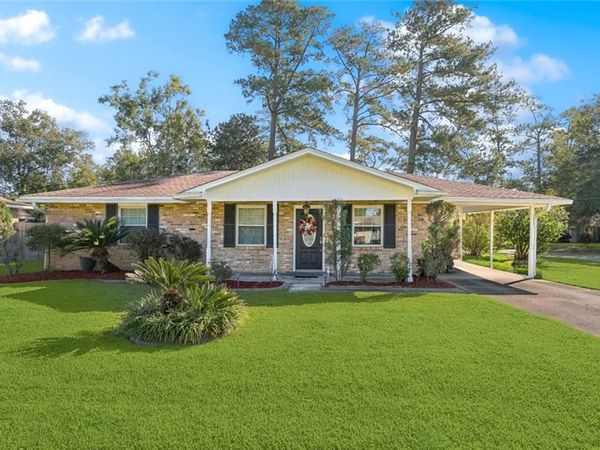 1074 MARIS STELLA Street, Slidell, LA 70460