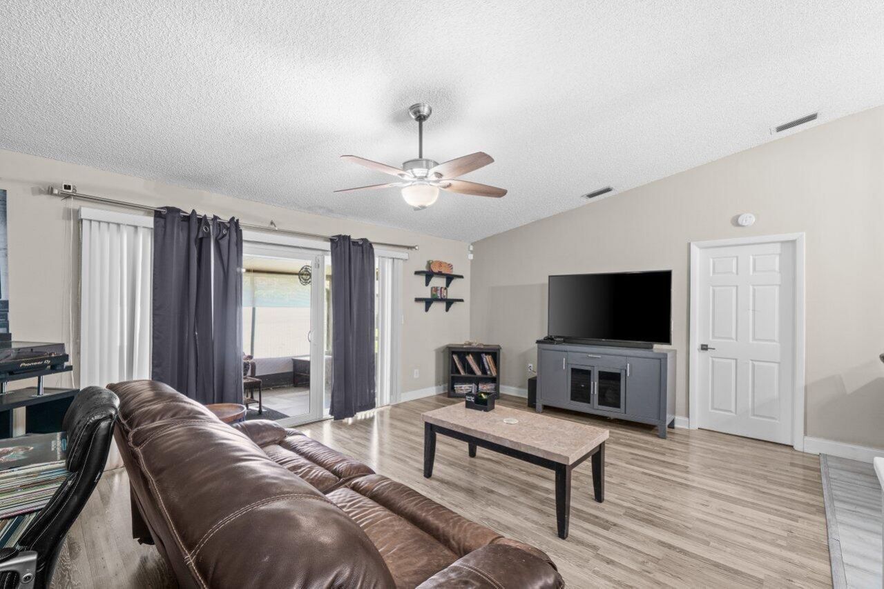 18 Winchmore Lane, Boynton Beach, FL 33426 Photo