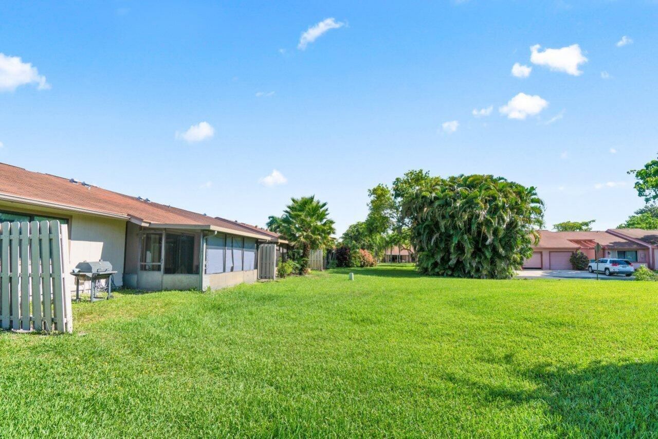 18 Winchmore Lane, Boynton Beach, FL 33426 Photo