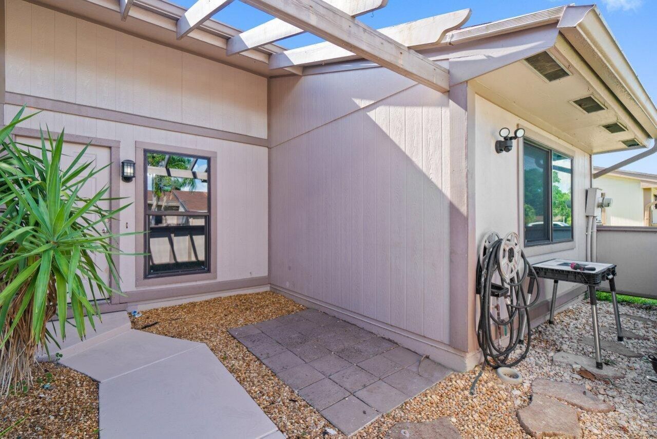 18 Winchmore Lane, Boynton Beach, FL 33426 Photo