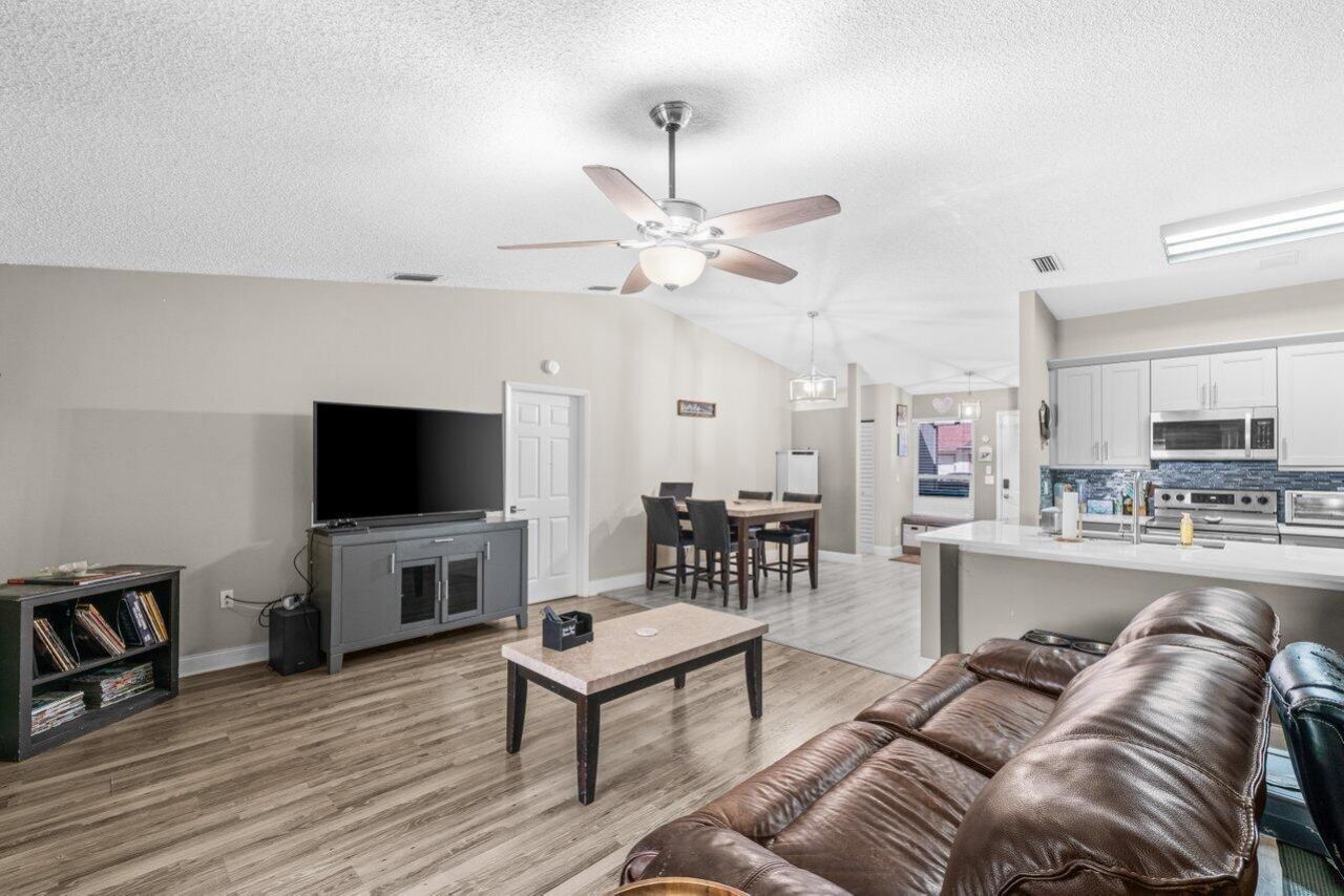 18 Winchmore Lane, Boynton Beach, FL 33426 Photo