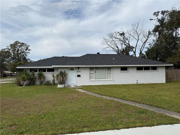 300 STEWART Avenue, River Ridge, LA 70123