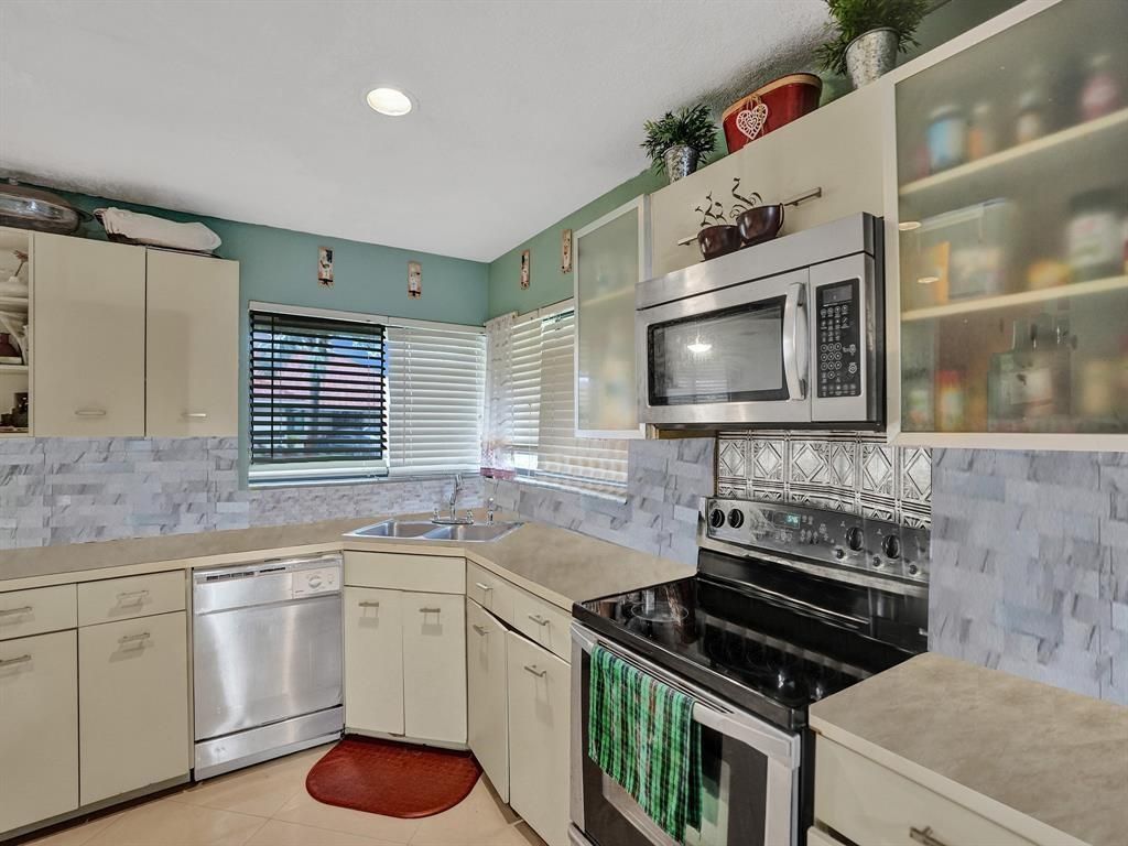 7380 NW 39th Street, Lauderhill, FL 33319 Photo