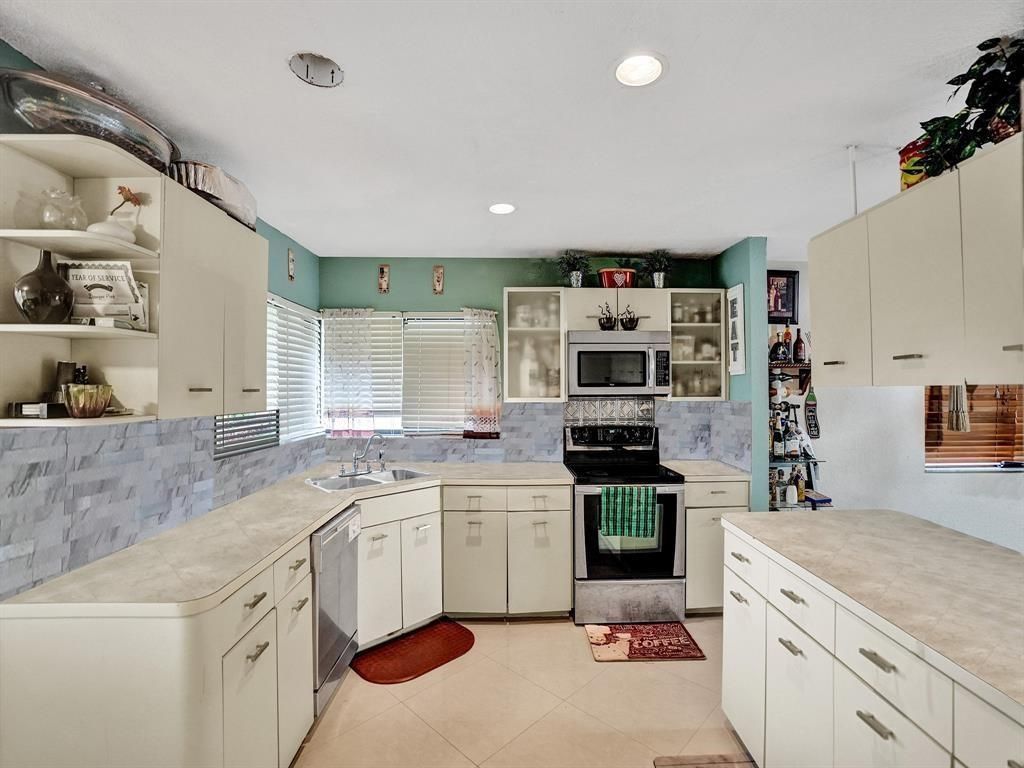 7380 NW 39th Street, Lauderhill, FL 33319 Photo