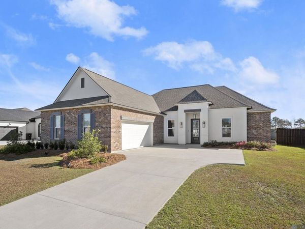 10233 Oak Colony Blvd, Baton Rouge, LA 70817
