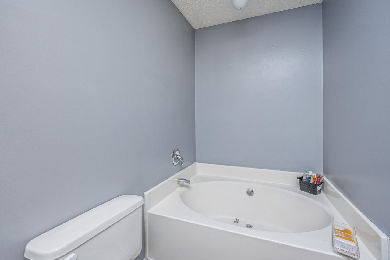 2010 Cripplecreek Drive Photo 11