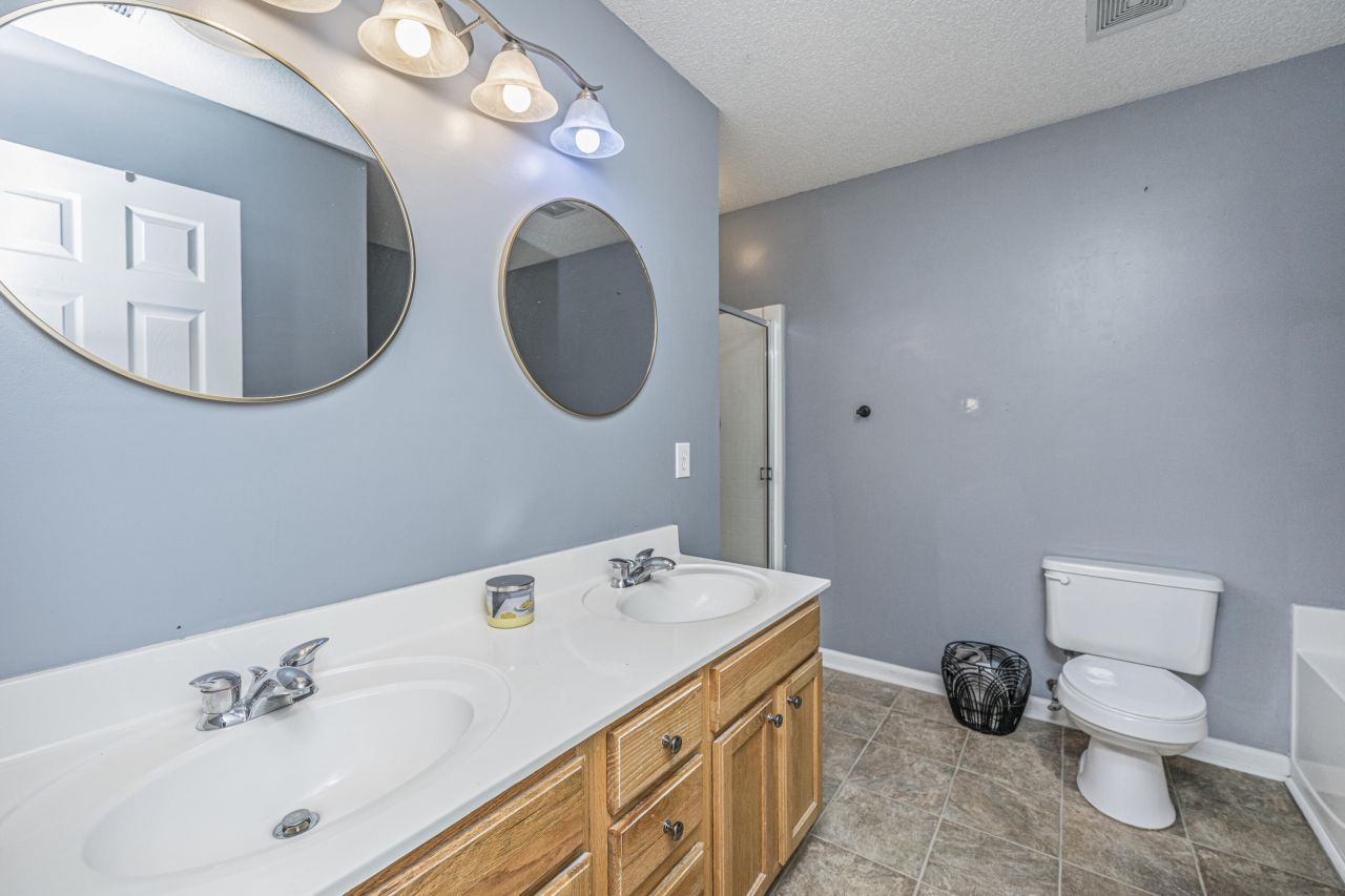 2010 Cripplecreek Drive Photo 12