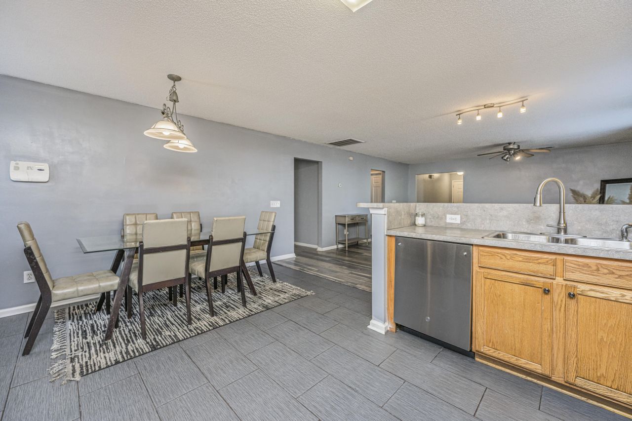 2010 Cripplecreek Drive Photo 25