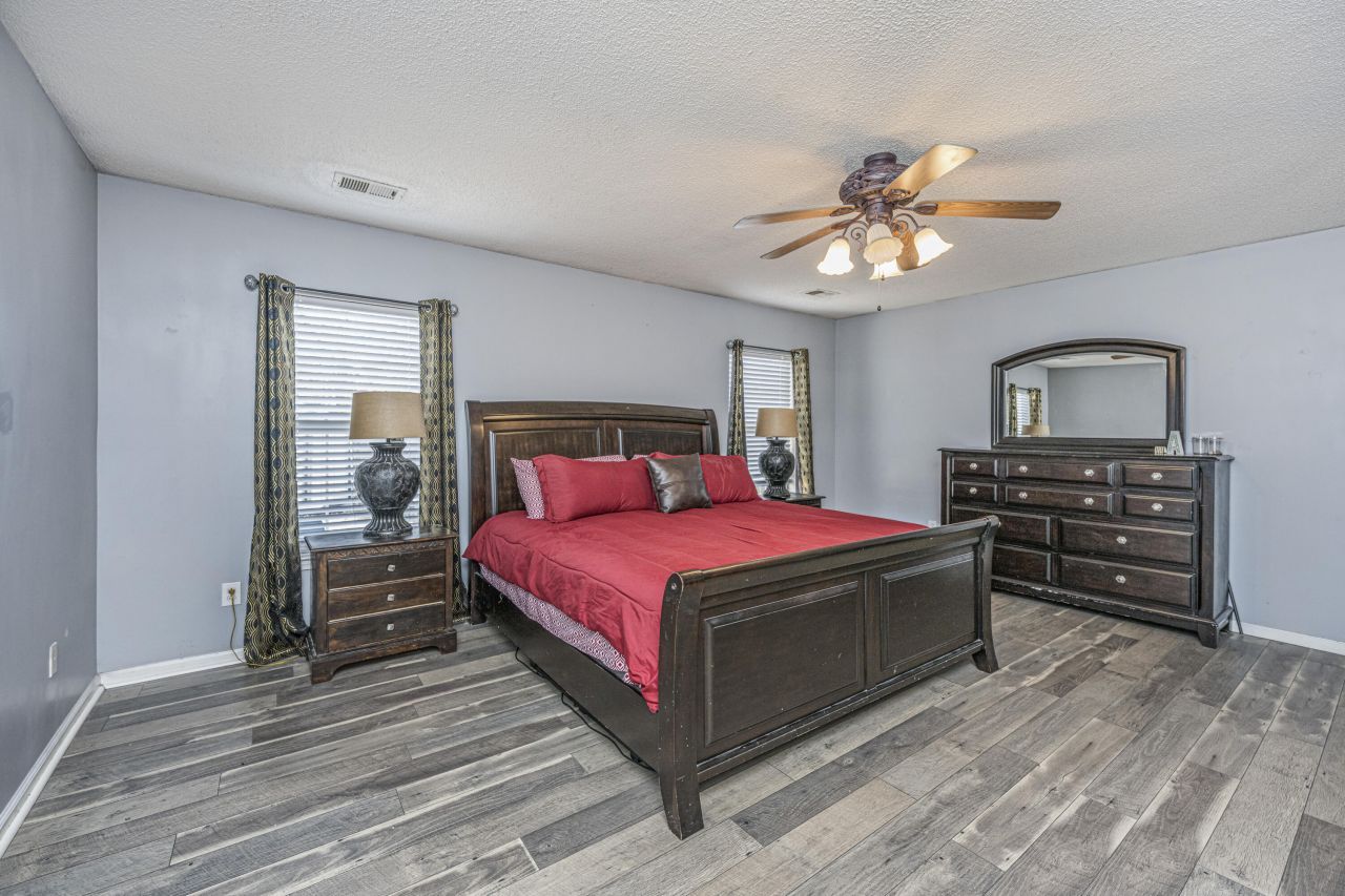 2010 Cripplecreek Drive Photo 8