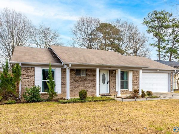 1807 E Brownstone Court, Decatur, AL 35603