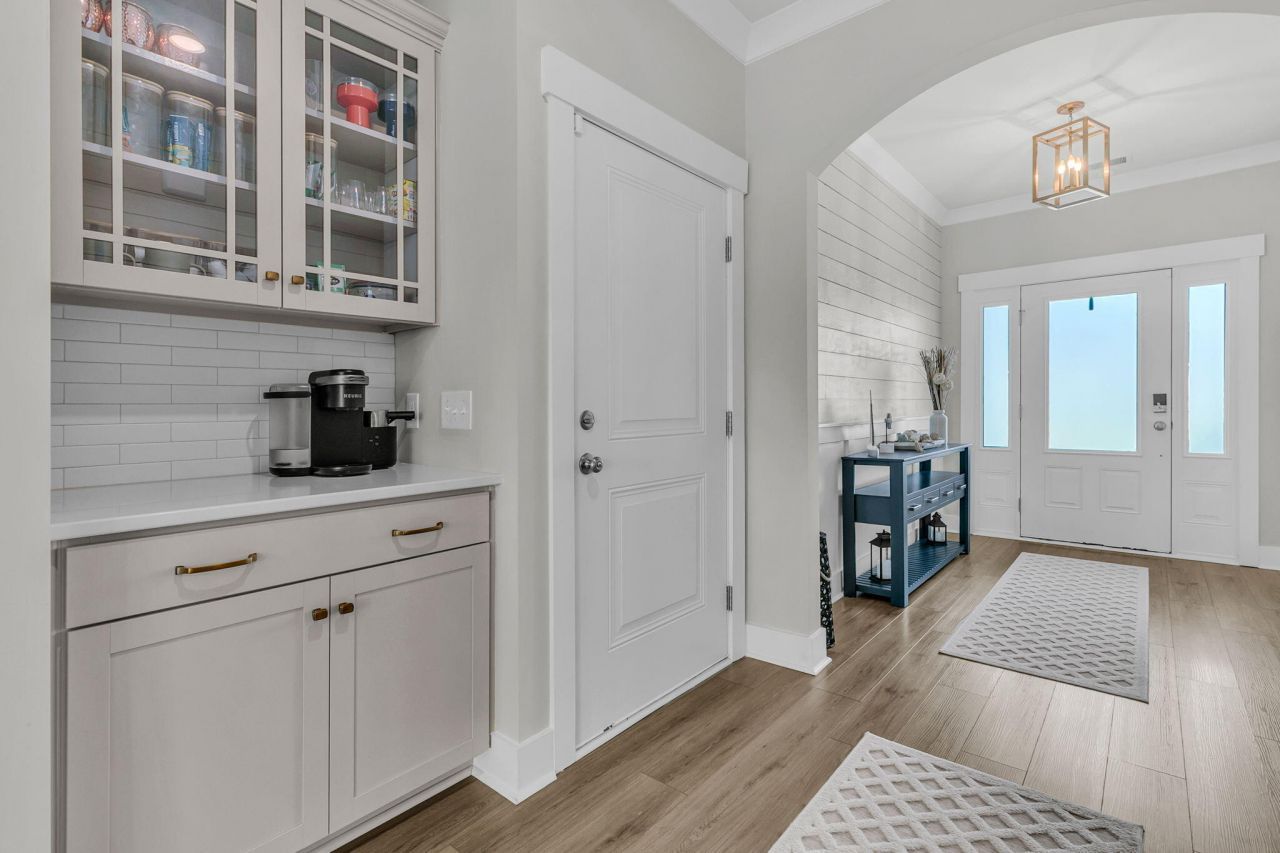 228 Fiddleback Drive Photo 6