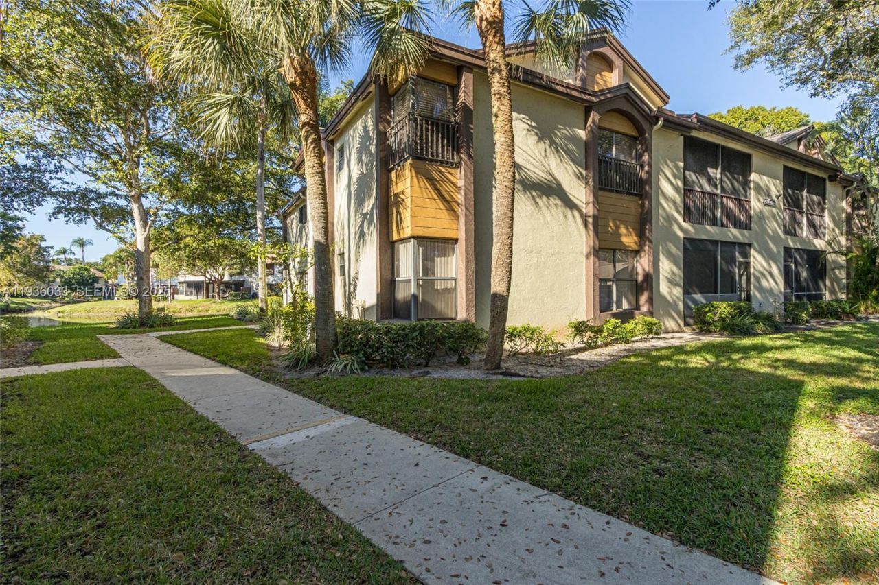 4534 S Carambola Cir S, Unit 27275, Coconut Creek, FL 33066 Photo
