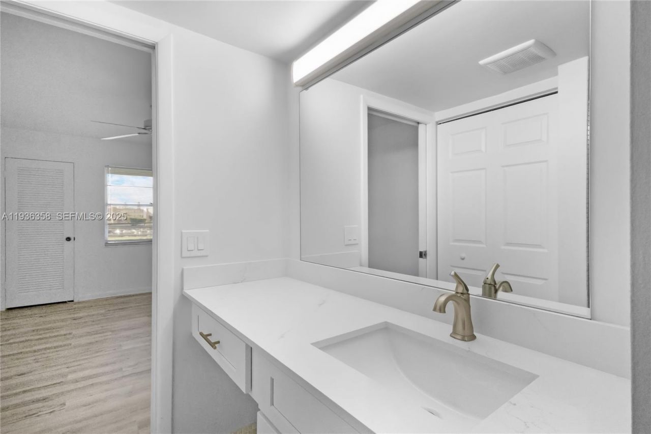 3030 Lincoln B, Unit 3030, Boca Raton, FL 33434 Photo