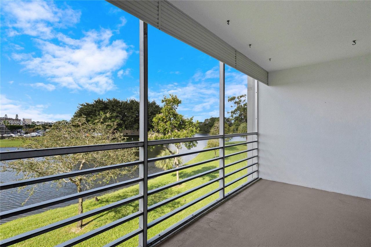 3030 Lincoln B, Unit 3030, Boca Raton, FL 33434 Photo