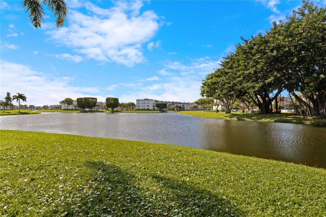 3030 Lincoln B, Unit 3030, Boca Raton, FL 33434 Photo