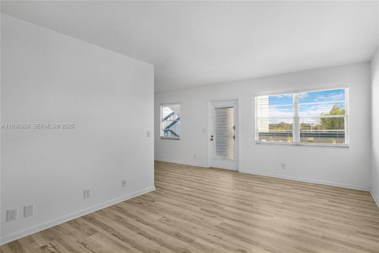 3030 Lincoln B, Unit 3030, Boca Raton, FL 33434 Photo