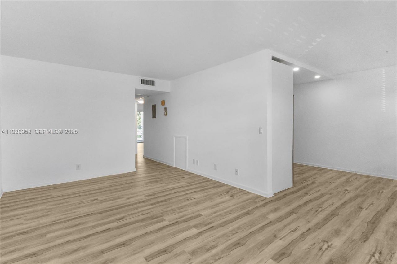 3030 Lincoln B, Unit 3030, Boca Raton, FL 33434 Photo