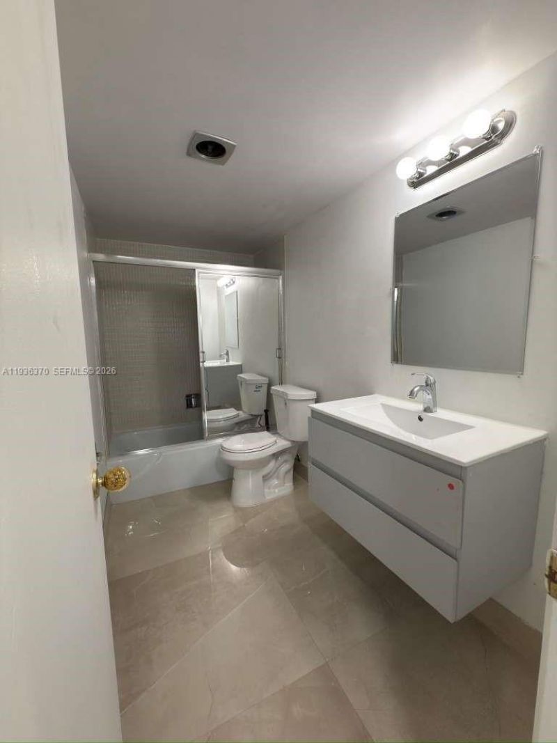 9001 Jacaranda Ln, Unit 107, Plantation, FL 33324 Photo