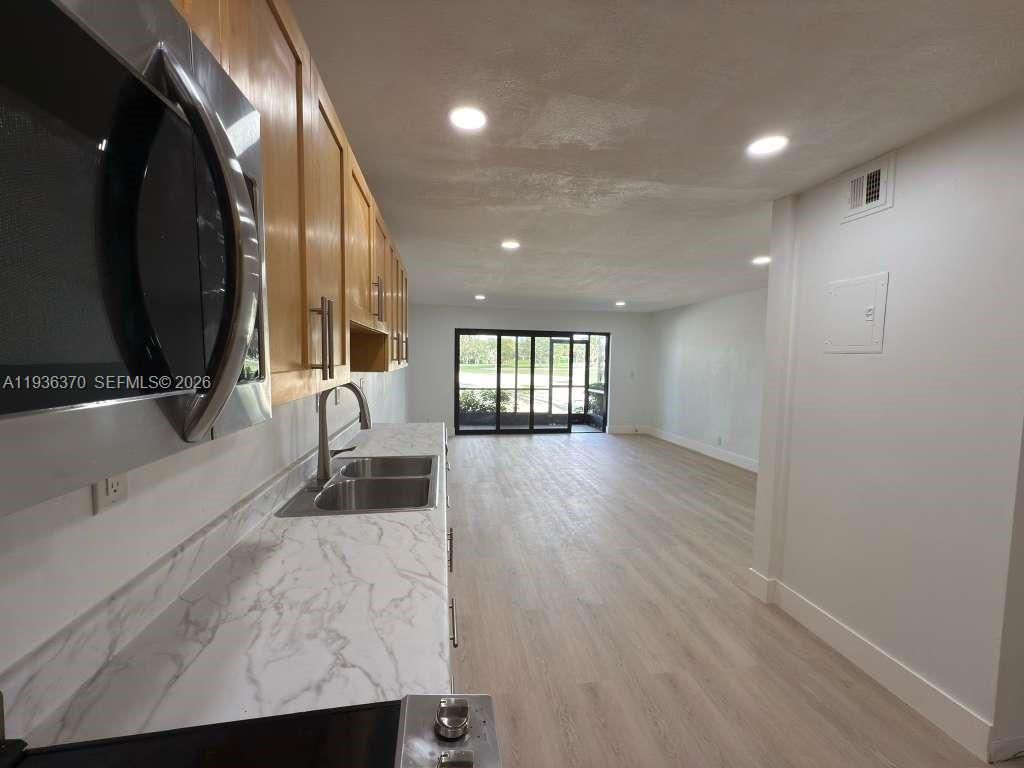 9001 Jacaranda Ln, Unit 107, Plantation, FL 33324 Photo