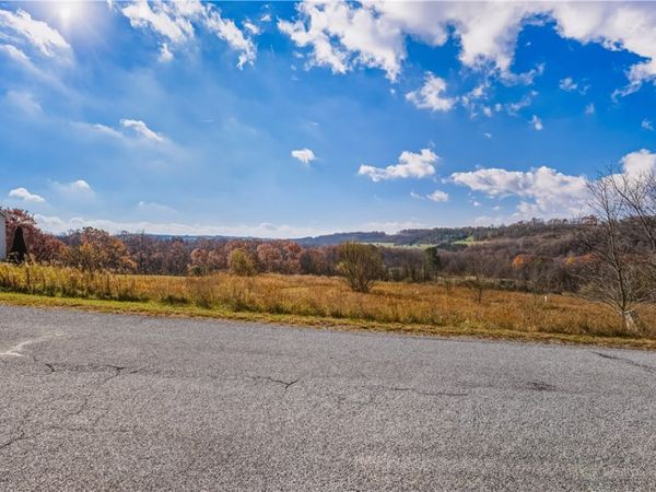 031 Oak Crest Dr, Stoystown, PA 15531