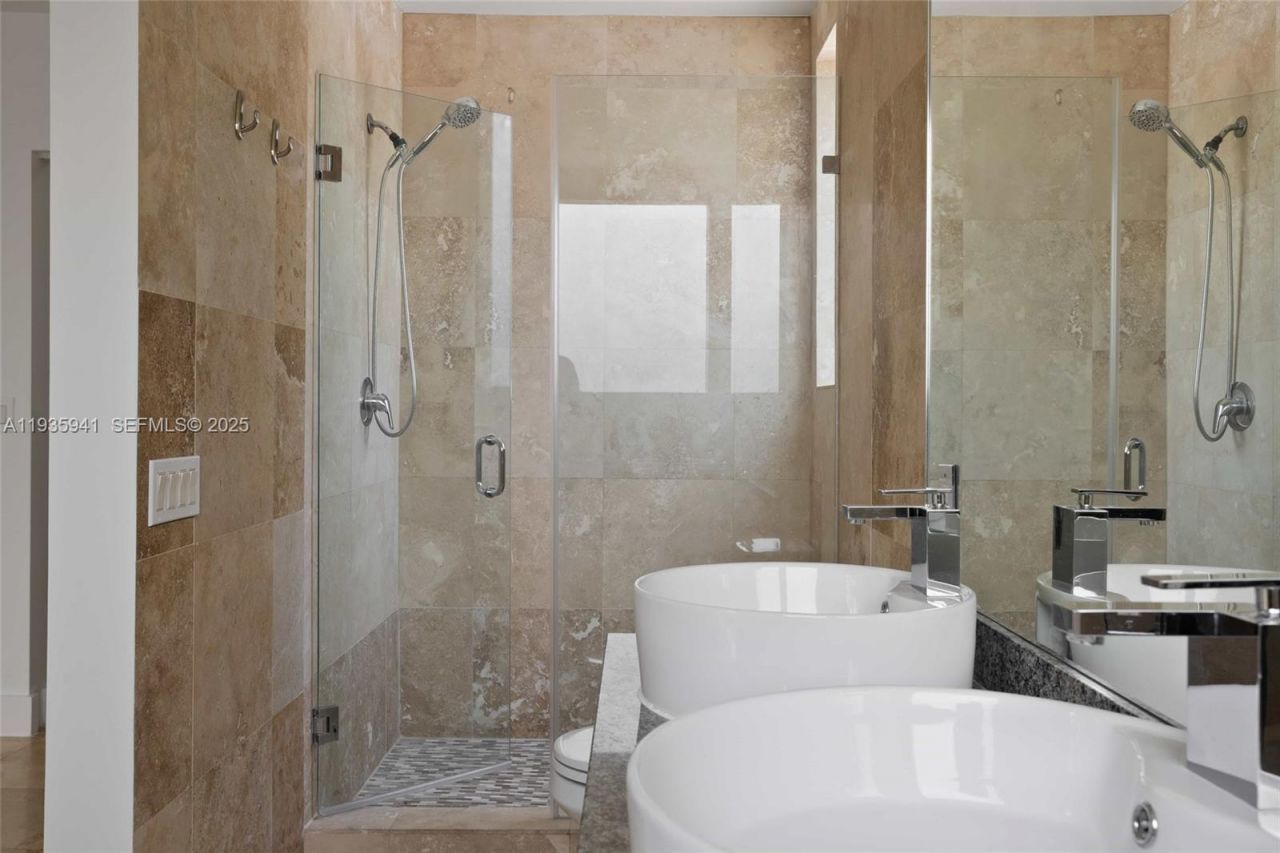 7004 NE 5th Ave , Miami, FL 33138 Photo