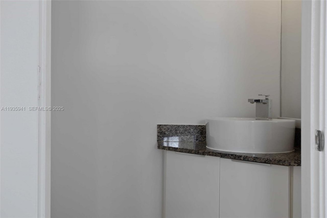 7004 NE 5th Ave , Miami, FL 33138 Photo