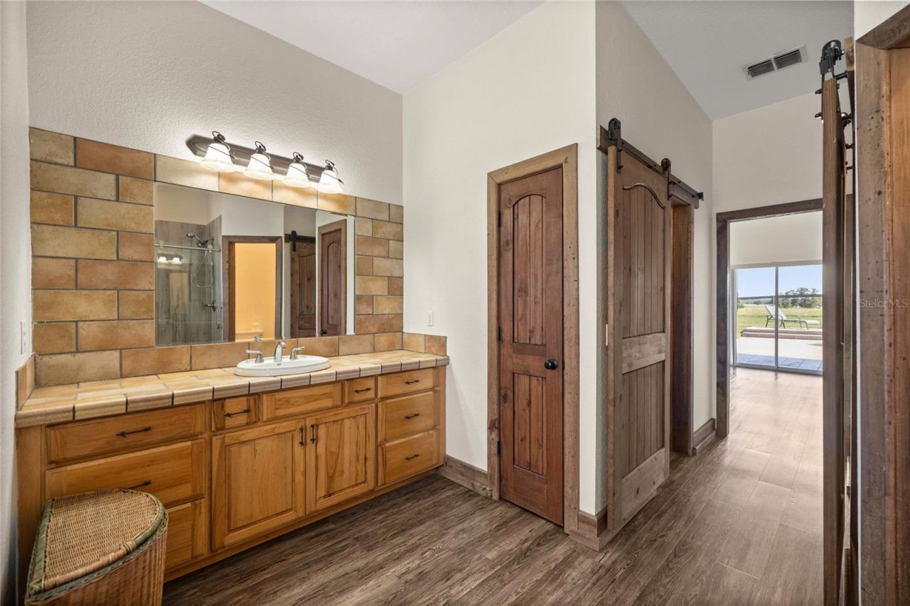 20551 SE 80th Street, Morriston, FL 32668 Photo