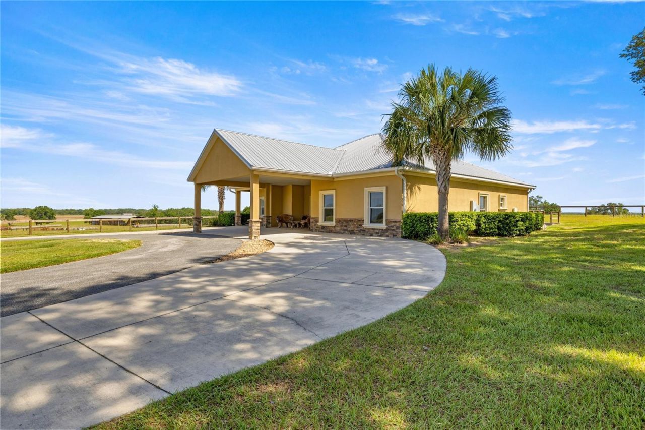20551 SE 80th Street, Morriston, FL 32668 Photo