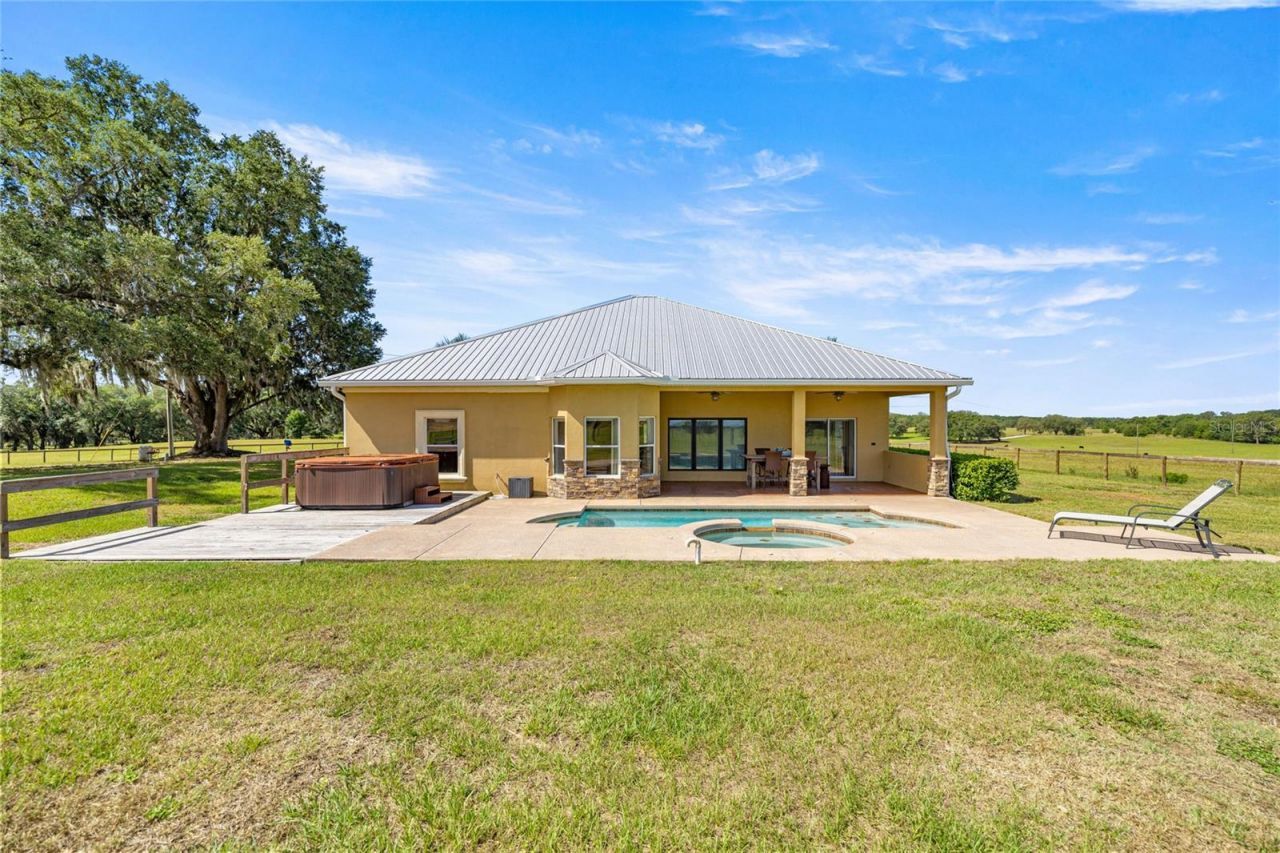 20551 SE 80th Street, Morriston, FL 32668 Photo