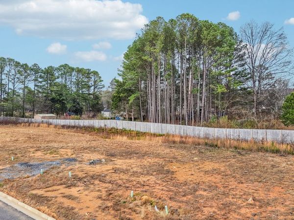 162 Village Green Drive NW, Adairsville, GA 30103