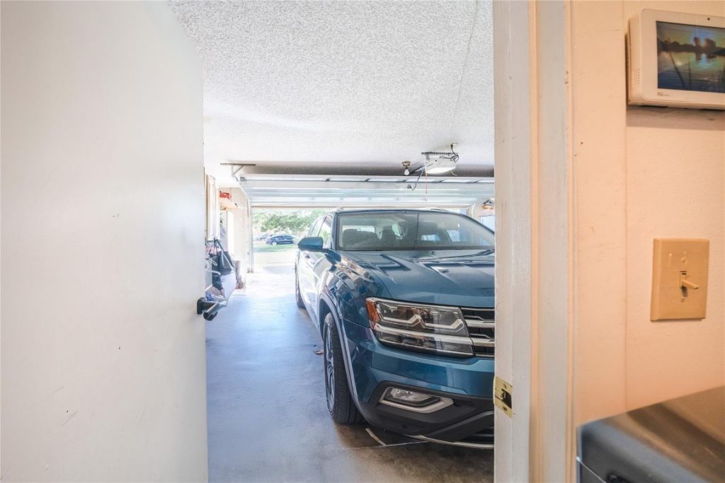 4975 NW 82nd Ter, Lauderhill, FL 33351 Photo