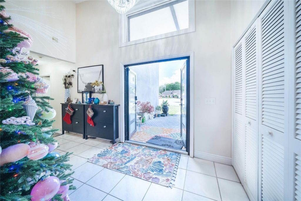 4975 NW 82nd Ter, Lauderhill, FL 33351 Photo