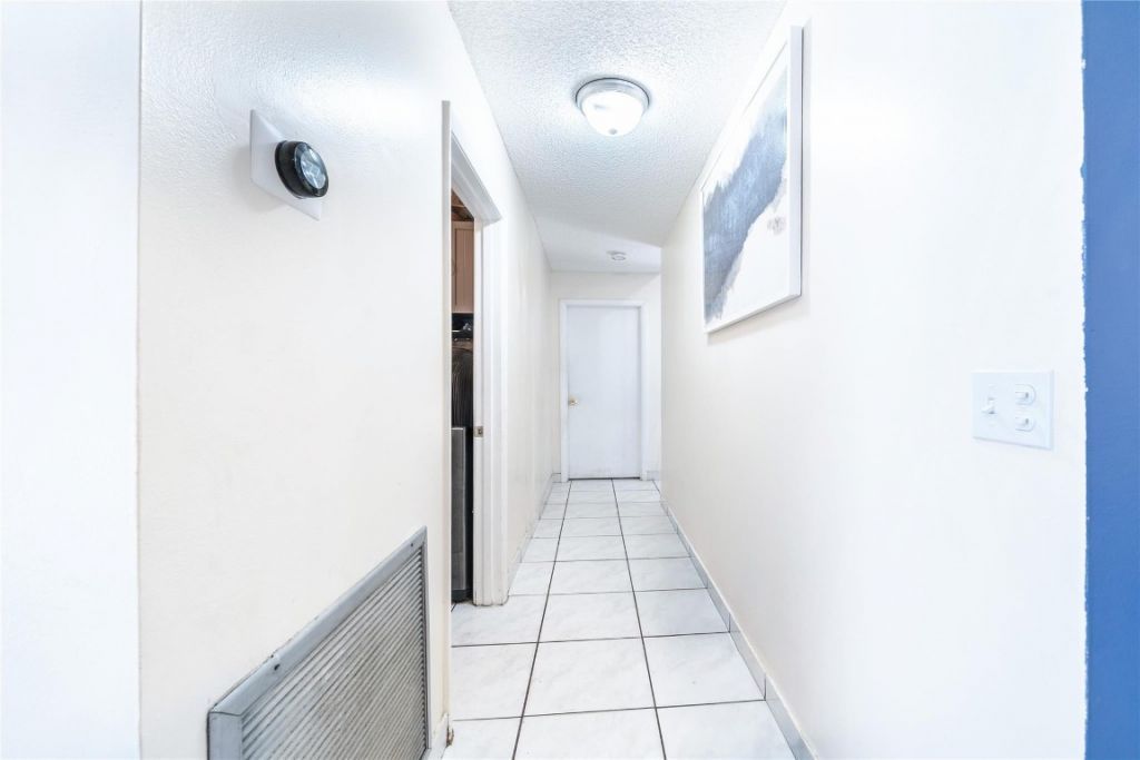 4975 NW 82nd Ter, Lauderhill, FL 33351 Photo