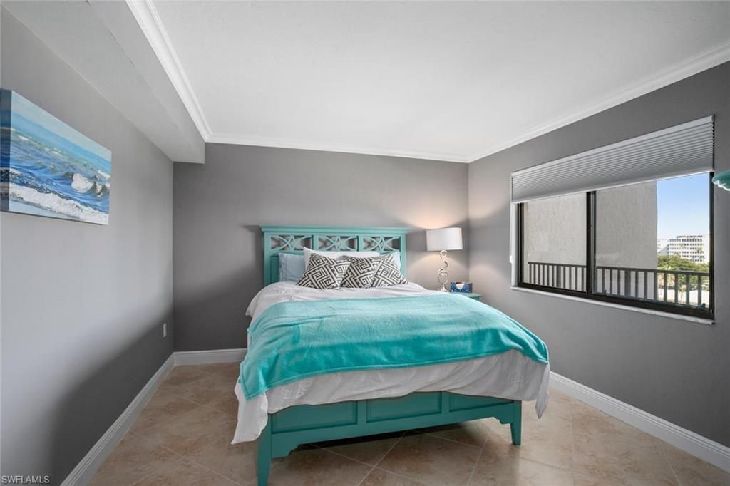 10851 Gulf Shore Dr, Unit 402, Naples, FL 34108 Photo