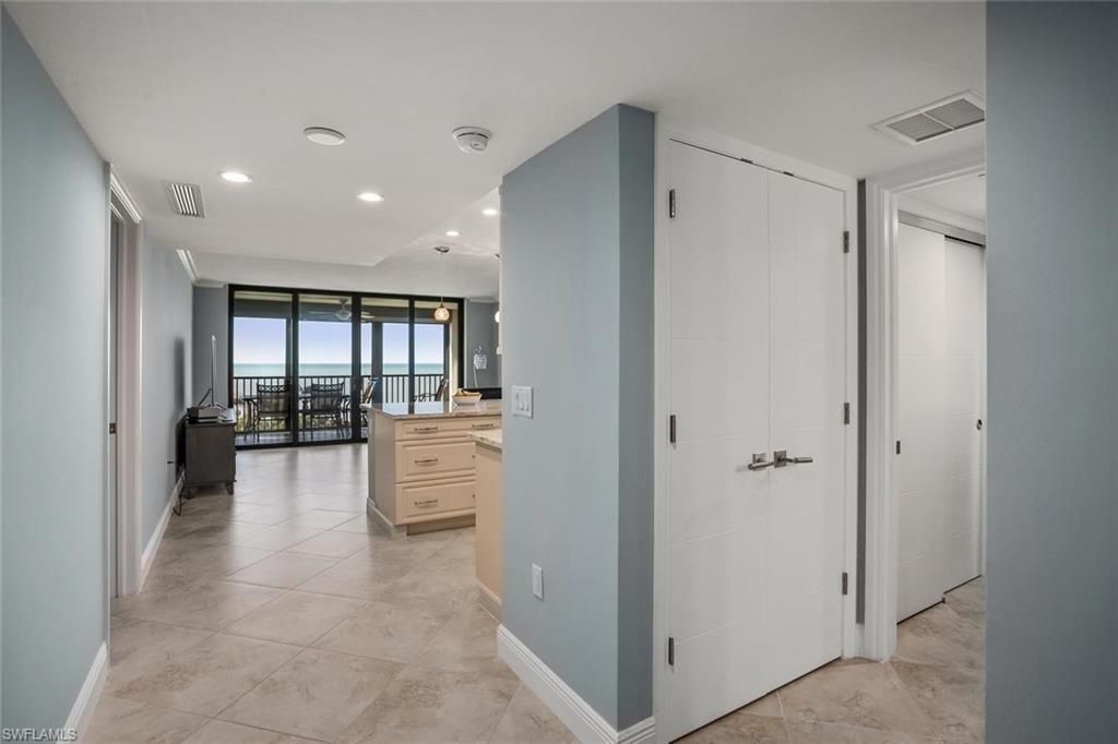 10851 Gulf Shore Dr, Unit 402, Naples, FL 34108 Photo