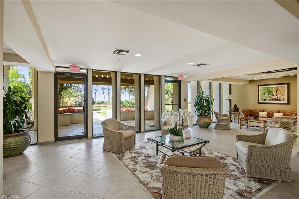10851 Gulf Shore Dr, Unit 402, Naples, FL 34108 Photo