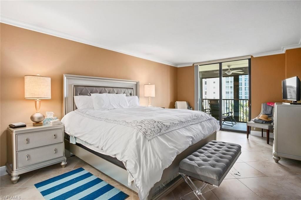 10851 Gulf Shore Dr, Unit 402, Naples, FL 34108 Photo