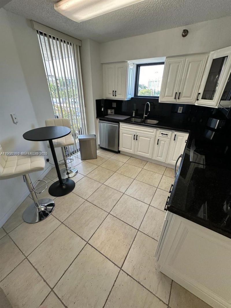3300 NE 191st St, Unit 518, Aventura, FL 33180 Photo