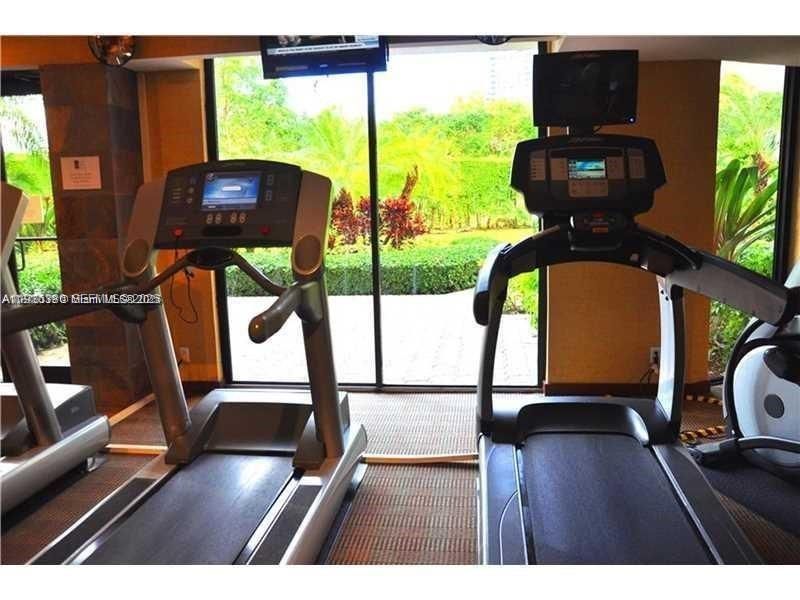 3300 NE 191st St, Unit 518, Aventura, FL 33180 Photo