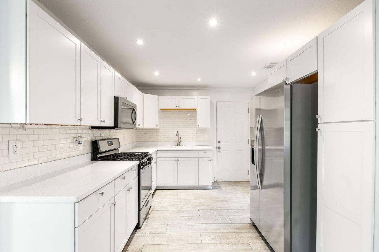 316 Anne Street Photo 11