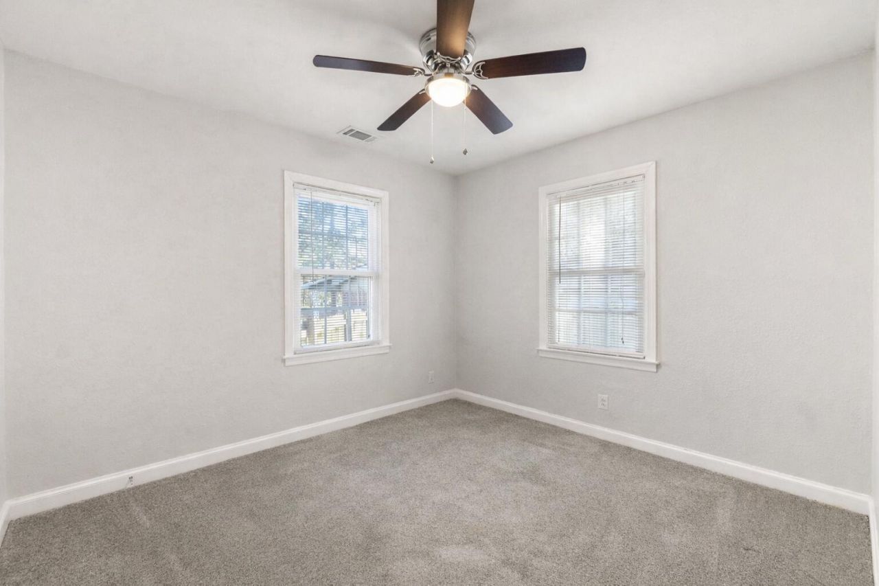 316 Anne Street Photo 18