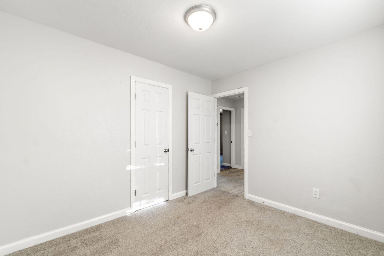 316 Anne Street Photo 19