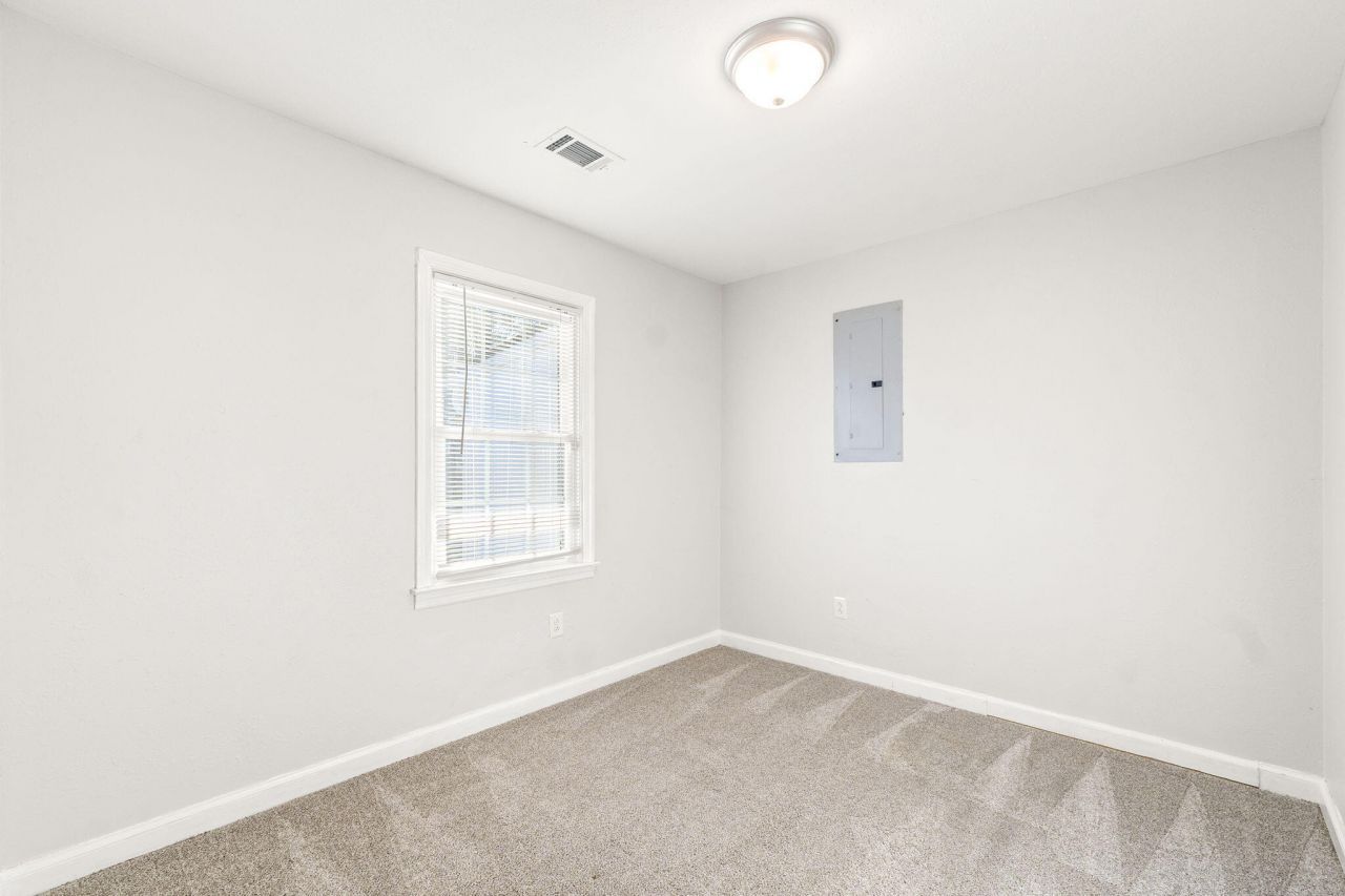 316 Anne Street Photo 21