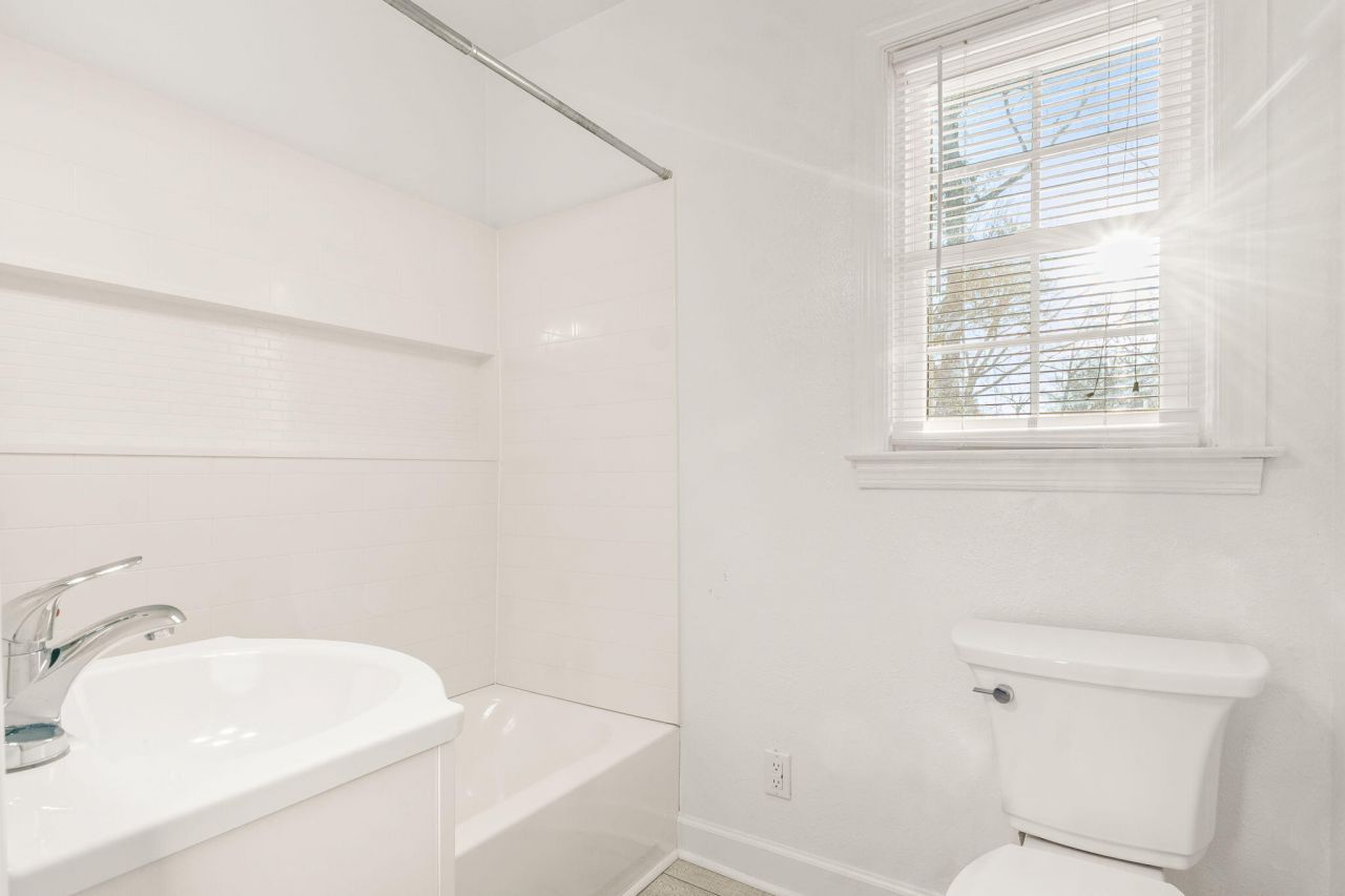 316 Anne Street Photo 25