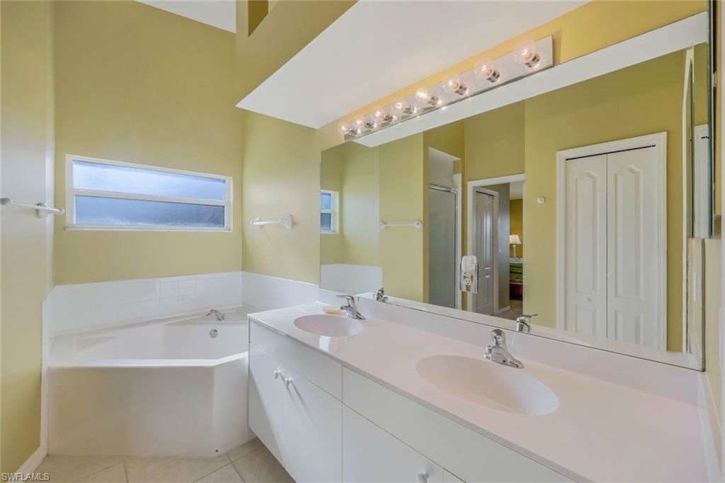 2790 Cypress Trace Cir, Unit 2228, Naples, FL 34119 Photo