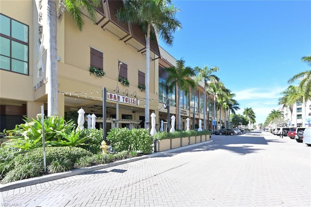 9115 Strada Pl, Unit 5211, Naples, FL 34108 Photo