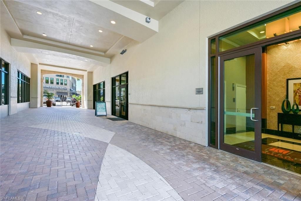 9115 Strada Pl, Unit 5211, Naples, FL 34108 Photo
