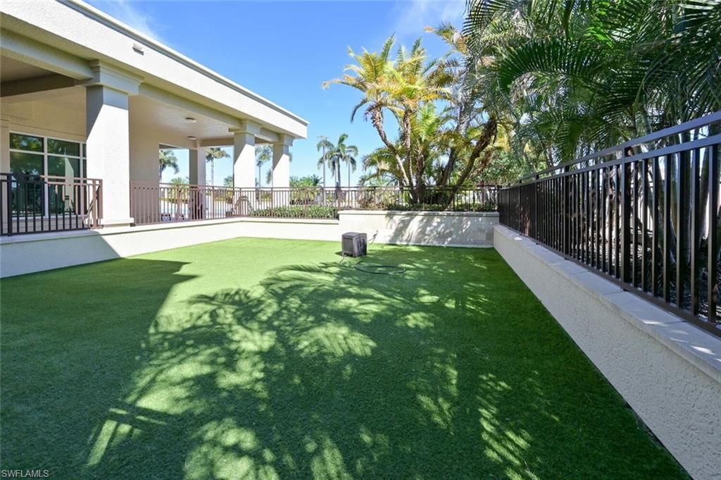 9115 Strada Pl, Unit 5211, Naples, FL 34108 Photo